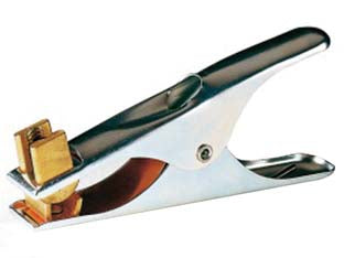 Morsetti per massa - 400-500A corpo in metallo mm.210 - in lamiera di acciaio stampato elettrozincato, contatti in ottone e shunt in rame, fissaggio del cavo a vite direttamente sul...