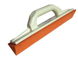 Frattone poliuretano triangolare art.879 - cm.35x7x4 - sezione triangolare in gomma arancio