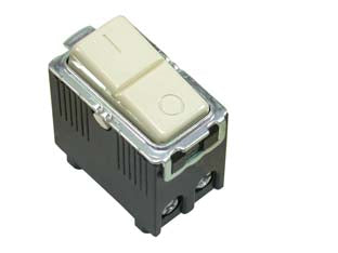 Interruttore bipolare venus - 20AX 250V (7913.2) - 1 modulo singolo, colore avorio RAL 9001-, monta su tutte le placche MILLENNIUM e compatibile con la serie 'MAGIC' e similari