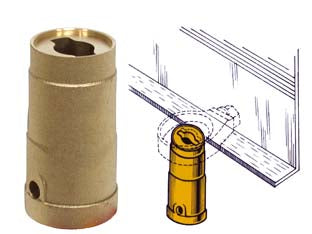 Conobronzo - per l’alloggiamento della baionetta del lucchetto, da fissare con cemento nell’aposito foro da praticare sul pavimento