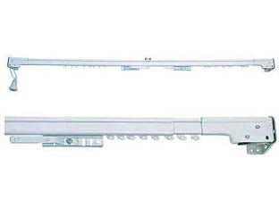 Scorritenda estensibili - cm.168-300 - in acciaio verniciato bianco, completa di scivolanti, fiocco, supporti laterali e centrali da cm.13/17, carrellini di surmont...