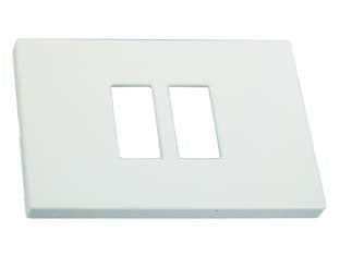 Placca 2 posti ravvicinati venus - mm.115x80h. - (1867.2F.B.) - in resina, fissaggio a pressione su supporti rettangolare 3 posti serie VENUS e 'MAGIC', colore bianca RAL 9010