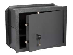 Cassaforte con chiave doppia mappa 82010 - mm.310x200x190h. Kg.11,4 (82010210) 2 caten. - frontale monoblocco in acciaio da mm.10 di spessore, con catenacci girevoli in acciaio nichelato ø mm.22, assemblaggio dei co...