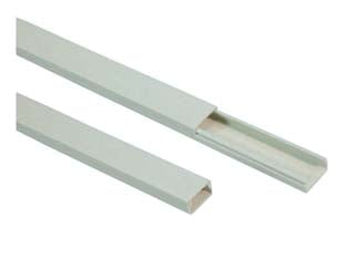 Canalina bianca con coperchio avvolgente non adesiva - mm.30x18x200h - realizzata in tecnopolimero isolante a base di PVC rigido autoestinguente V0-UL 94, resistente alla fiamma: Glow-wire 650°C, ...