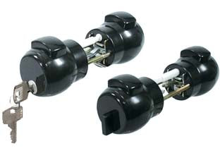 Pomolo premi e apri con chiave nero 13ne - colore nero art.13NE - bloccabile o sboccabile dall'interno con leva girevole, dall'esterno con chiave, il bloccaggio avviene da ambedue le parti, f...