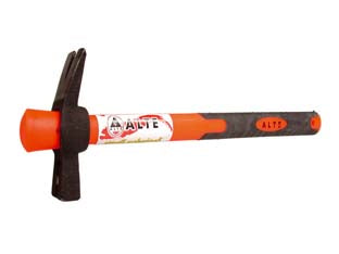 Martelli da carpentiere con magnete e manico fibra - gr.300 - testa in acciaio temprata verniciata manico bimaterial, fibra con inserto gomma