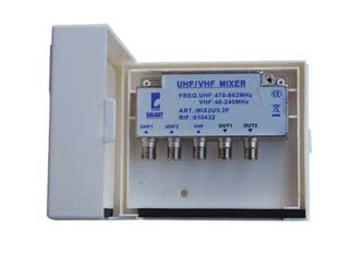 Miscelatore da palo - miscelatore VHF + 2xUHF + 2 uscite per antenna di banda, miscela i diversi segnali applicati ai singoli ingressi e li rende d...