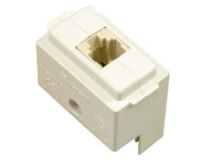 Presa telefono venus - RJ11 4 contatti (7108) - presa telefono, colore avorio RAL 9001, - monta su tutte le placche MILLENNIUM e compatibile con la serie 'MAGIC' e similari