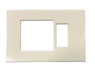 Placca combinata foro schuko quadro + 1 posto venus - mm.115x80h. - (1869.A) - in resina, fissaggio a pressione su supporti rettangolare 3 posti serie VENUS e 'MAGIC', colore avorio RAL 9001