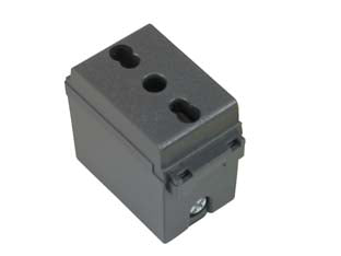 Presa sicurezza bivalente arc - 2 poli+terra 10/16A alveoli ø mm.4/5 (7879) - presa di sicurezza bivalente standard italiano-tedesco 250V, colore grigio scuro, adatto per il montaggio su cestello portafr...