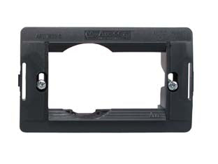 Supporto per scatola rettangolare schuko+1posto arc - (7823.S) - mm.122x68, in resina colore grigio scuro, adatto per il montaggio di frutti 'ARC' e/o 'LIVING'