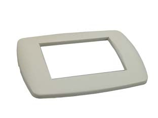 Placca 3 posti millennium avorio - 3 posti - mm.123x84h. (7843.T.A) - finitura in tecnopolimeri, per scatole rettangolari standard, per supporti serie ONDA, AQUA, ARC, fissaggio a scatto, colore ...