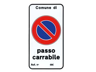 Cartello passo carrabile autizzazione n. - cm.25x45h. - con numeri adesivi di colore nero, in polipropilene compatto