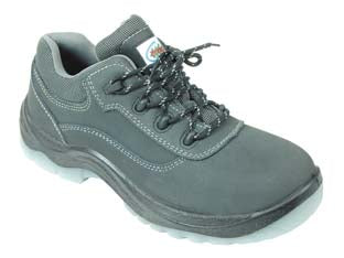 Scarpa da lavoro bassa pelle rovesciata s3 kevlar - n°40 - CE EN ISO 20345 S3 tomaia in pelle rovesciata nera impermeabile con doppie cuciture, allacciatura normale, la marcatura EN IS...