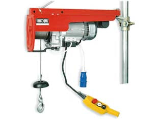 Paranco elettrico tiratutto professionale kg.100-200 he 200 - 1500w di potenza, tensione 230-50 Hz, giri motore 1380 RPM, classe isolamento termico B, grado di protezione IP44, velocità...