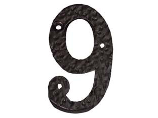 Numero civico 9 in ferro nero opaco - mm.75h. numero civico 9, in ferro con fori colore nero opaco
