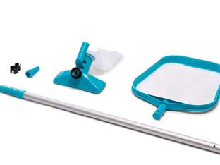 Kit mantenimento e pulizia per piscine standard - peso kg.1,06 (28002) - composto da: 1 asta telescopica in alluminio cm.239 max, 1 retino e 1 scopa aspirante, per il funzionamento della scopa aspir...