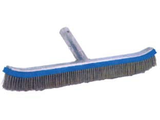 Spazzola alghe senza manico per piscine interrate - cm.45 - struttura in plastica con rinforzo e tubo in alluminio, setole in acciaio inox da mm.25x35h.