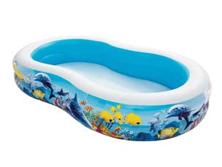 Piscina gonfiabile family sagomata con disegni +3 anni - cm.262x157x46h. - peso Kg.4,1 (art.54118) - realizzata in vinile spessore mm.0,27, 2 anelli, sponda larga con struttura di rinforzo, 2 valvole interconnesse, capienza d'...