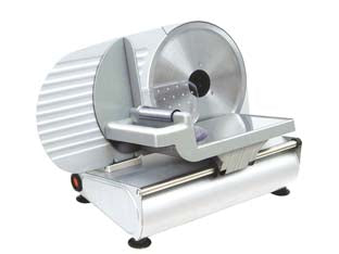 Affettatrice ausonia silver lama Ø mm.190 100w - potenza 100w - lama ø mm.190 - per uso domestico, lama removibile, in acciaio temprato e movimentata con trasmissione a cinghia, regolazione spessore tagli...