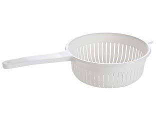 Scolapasta e riso - ø cm.20 - realizzato interamente in polipropilene, materiale resistente e atossico, di piccole dimensioni è provvisto di un manico per ...