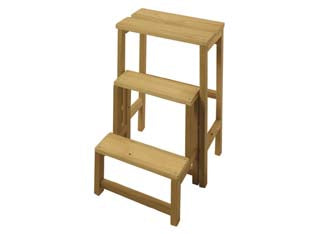 Sgabello ribaltina in legno colore naturale - cm.37x23x57h. - con gradini a scomparsa, pianetto con lavorazione antiscivolo