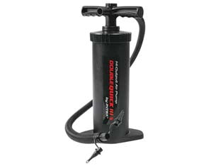 Pompa manuale per gonfiare double quick iii s - cm.37 - peso kg.0,967 (68605) - si gonfia sia tirando che spingendo, adatta per gonfiare prodotti di piccole e medie dimensioni, con tubo flessibile dotato d...