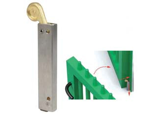 Paletti automatici per cancelli 2 ante art. 418 - mm.15x30x145h. - in acciaio zincato e ottone
