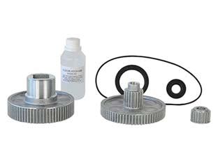 Kit ricambio motoriduttore 1004 - il kit comprende: 1 flacone di olio, 1 paraolio esterno, 1 paraolio interno, 1 guarnizione coperchio riduttore, serie di ingr...