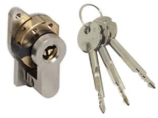 Cilindri a infilare cisa sagomato con chiave a croce 02400100 - 02400100 - cilindro con chiave a spillo completo di adattatore mm.19, per serrature serie 16000 e 6000, versione con chiave corta 1 0021...