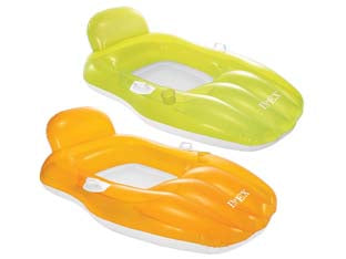 Poltrona gonfiabile chill n float lounges - cm.163x104 - peso kg.1,65 (56805) - in vinile spessore mm.0,30, con 2 impugnature robuste, portata max kg.100, 2 colori assortiti: giallo e arancione, schienale,...