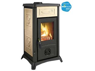 Stufa a legna gemma 5.0 liberty 7 kw panna - misure cm.46x49,5x135,8h. - peso kg.87 - 7 Kw potenza nominale utile per mc.201 riscaldabili, rendimento 88,5%, consumo orario 1,8 kg/h., tubo uscita fumi ø cm.12, di...