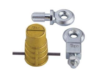 Accessori per lucchetti serranda rettangolari 004907 - 1 campana di ancoraggio a terra in bronzo con tappo, 1 anello forgiato a baionetta, 1 anello forgiato con dado per serranda, ...