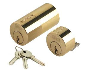 Coppia cilindri f5 per serrature da applicare 854 - porte spessore max mm.45 (854457) - coppia cilindro F5 interno da applicare alla serratura e cilindro F5 esterno fisso ø mm.26, abbinabile a serrature da applica...