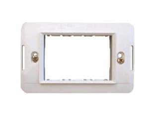Supporto per placche 3 posti aqua - 3 posti - (7723.B) - supporto per placche serie CLASSIC, MILLENNIUM, DOMUS, per scatole rettangolari , colore bianco