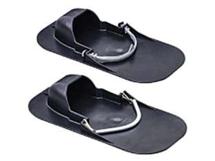 Ciabattoni lisci per piastrellista art.137bmolla - ciabattoni lisci per sottofondi con fissaggio al piede con molla e fermapunta incorporato dimensionato per scarpe antinfortun...