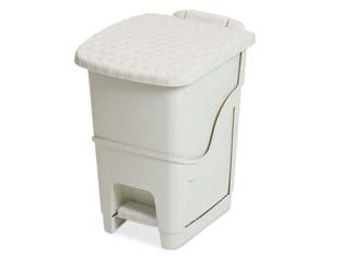 Pattumiera rattan bianco lt.18 art.441 - cm.28x35x40h. - lt.18 - pattumiera in resina con apertura a pedale e secchio interno, decorazione simil rattan/legno