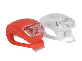Luce quadrata anteriore e posteriore a 2 led per bicicletta - cm.4.7x3x3h. - luce anteriore bianca quadrata, luce posteriore rossa quadrata, fissaggio al telaio tramite corpo in silicone, 2 led, 3 funzi...