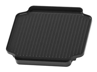 Piastra per fornello camp bistro 3 - dimensioni cm.24x22,4 - peso gr.700 - superficie di cottura in alluminio pressofuso con PTFE, la piastra può essere comodamente riposta nel vano dedicato della cus...