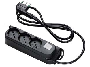 Multipresa 3 posti bipasso + schuko con interrut linea retail nera - nera 47461 - cavo mt.1,5 3G1 H05VV-F, 3 prese bipasso italo/tedesche 2P+T 16A, spina a squadra italiana 2P+T 16A, con asole di fissaggio s...