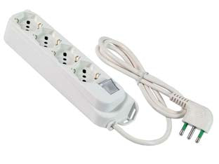 Multipresa 4 posti bipasso + schuko con interrut linea retail bianca - bianca 474205 - cavo mt.3 3G1 H05VV-F, 4 prese bipasso italo/tedesche 2P+T 16A, spina salvaspazio a squadra italiana 2P+T 16A, con asole di f...