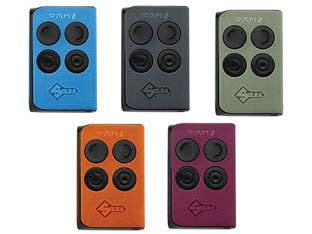 Radiocomando i.am 64 - borgogna/nero (CRKE15506 90) - duplica radiocomandi a codice fisso e rolling con frequenze da 433,92 a 868,35 MHz, copia diretta più veloce del 20% rispetto...