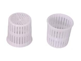 Formina fuscella a perdere per ricotta gr.40/70 - ø superiore cm.4,5 - ø inferiore cm.4x5h. - per uso alimentare